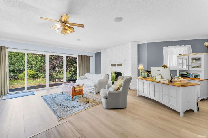 Property Photo: 18224 32 Avenue BC V3Z 1C6