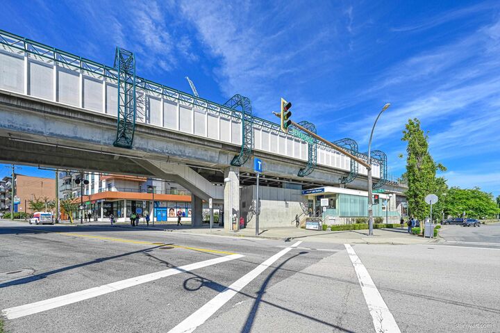 6968 Royal Oak Avenue 406 — photo 1