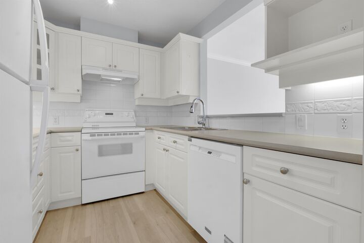 Property Photo:  20448 Park Avenue 315  BC V3A 4N3 