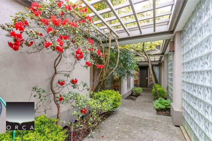 Property Photo:  2424 Avenue Avenue  BC V7V 1E2 