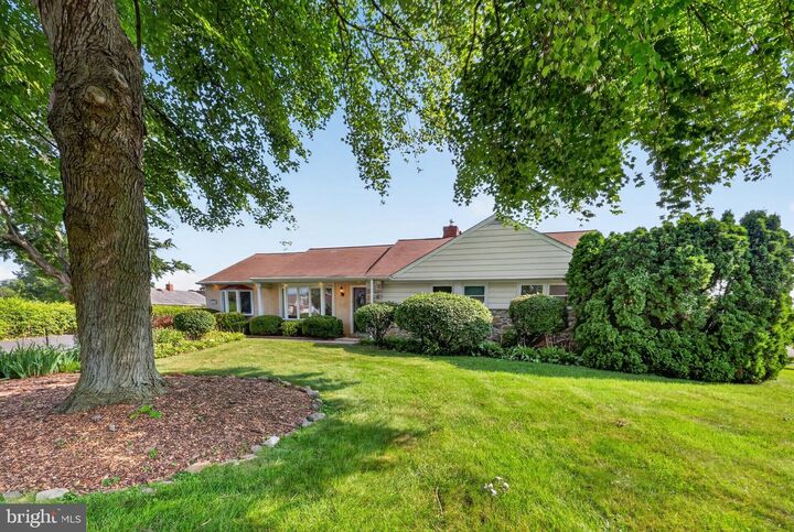 Property Photo: 2178 Princeton Place PA 19008