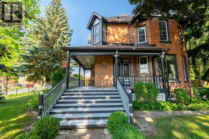 Property Photo: 213 Vidal Street South ON