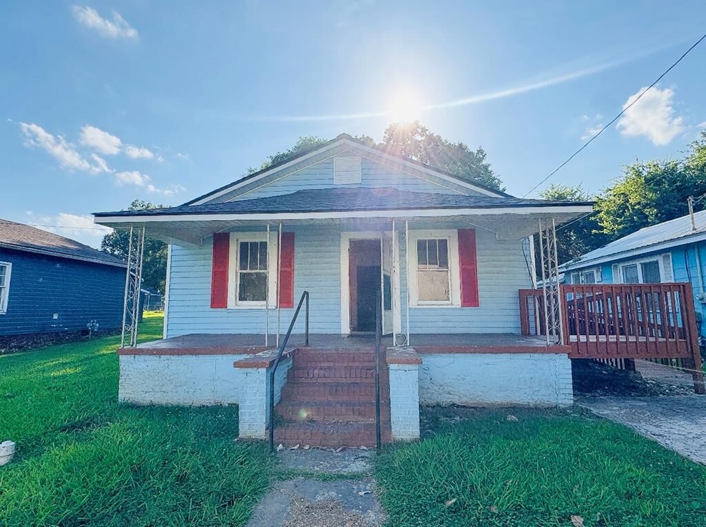 Property Photo: 404 Edna Street GA 30125