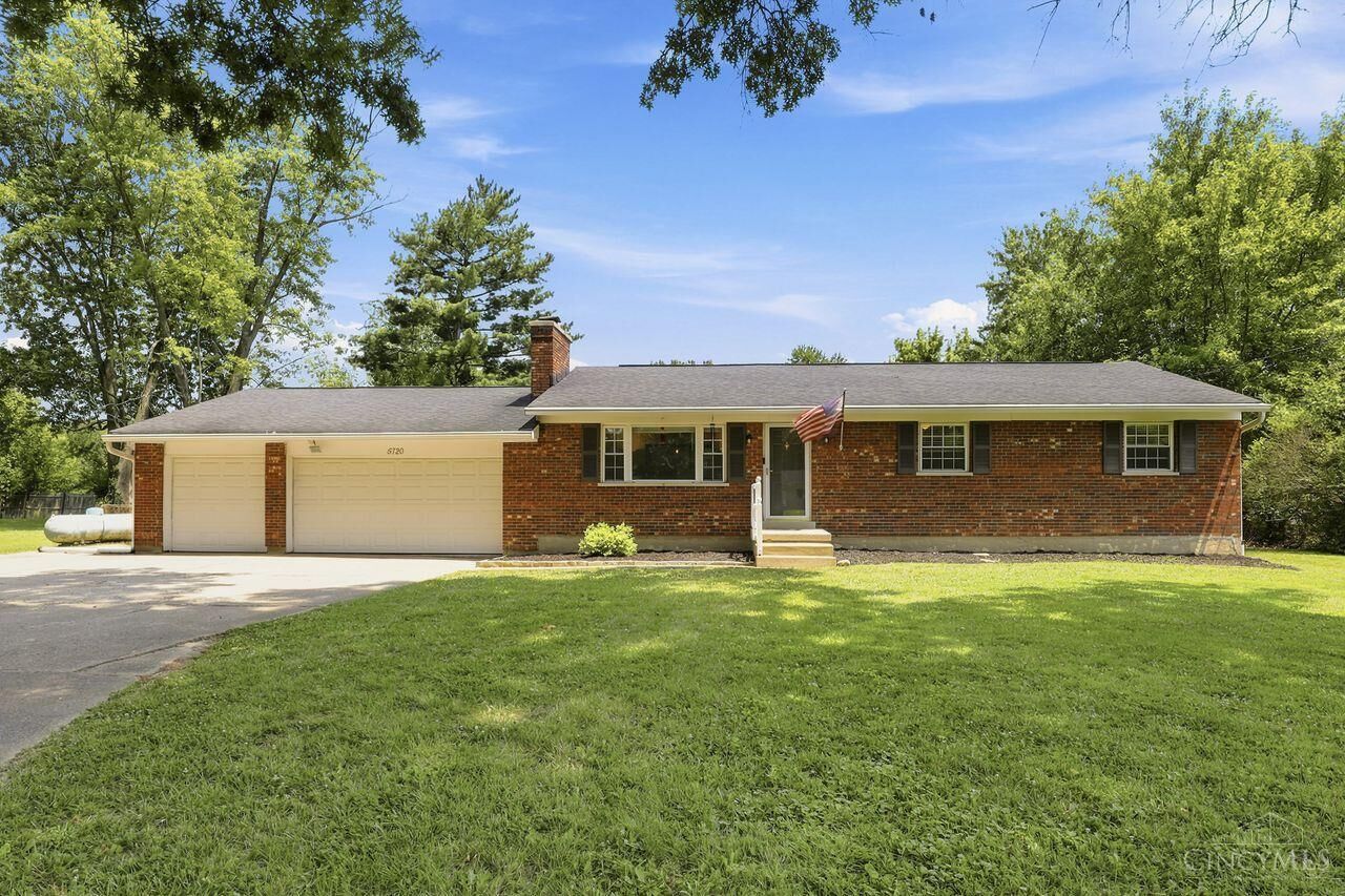 Property Photo: 5720 Hilltop Way OH 45150