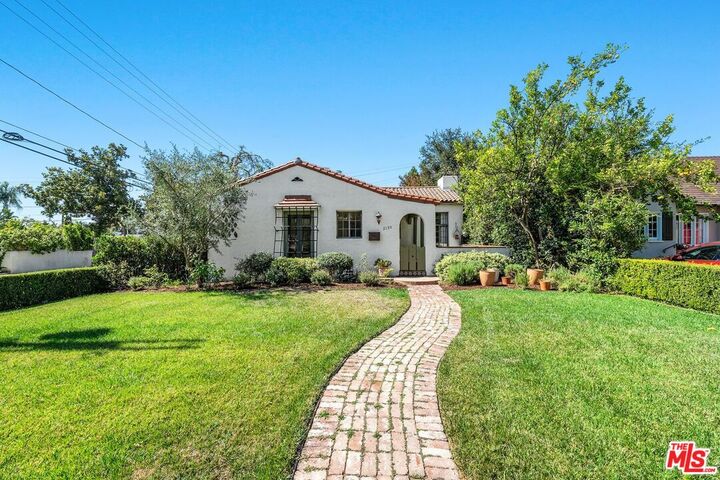 Property Photo: 2130 Las Lunas St CA 91107