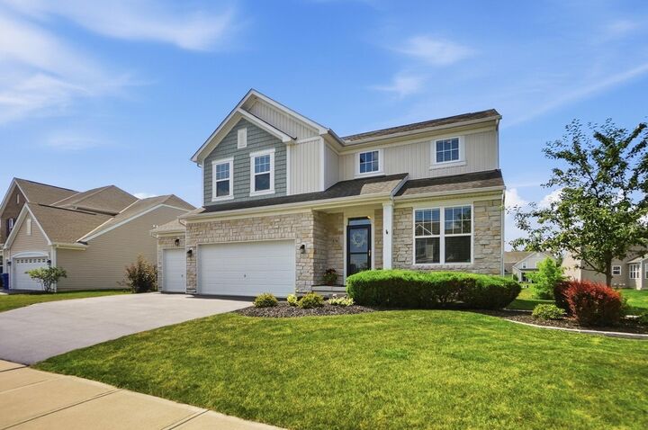 Property Photo: 856 Arabian Circle OH 43040