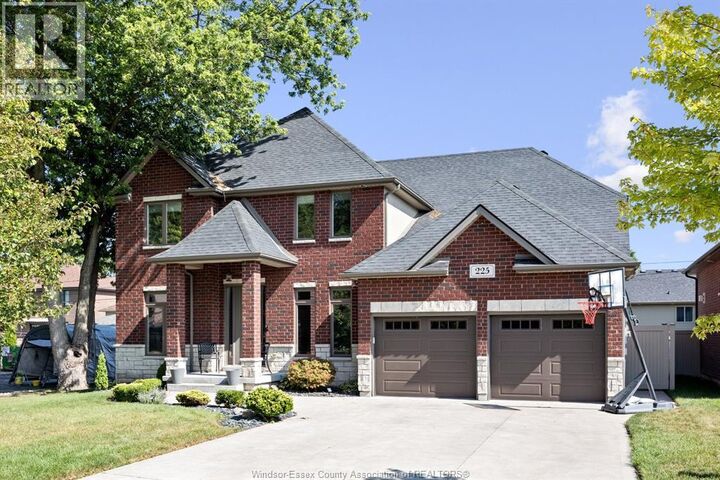 Property Photo:  225 Elsworth  ON N9J 0C6 