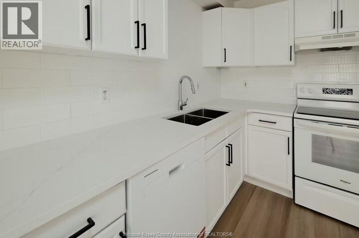 Property Photo:  1662 Fieldcrest Lane  ON N8N 4Z8 