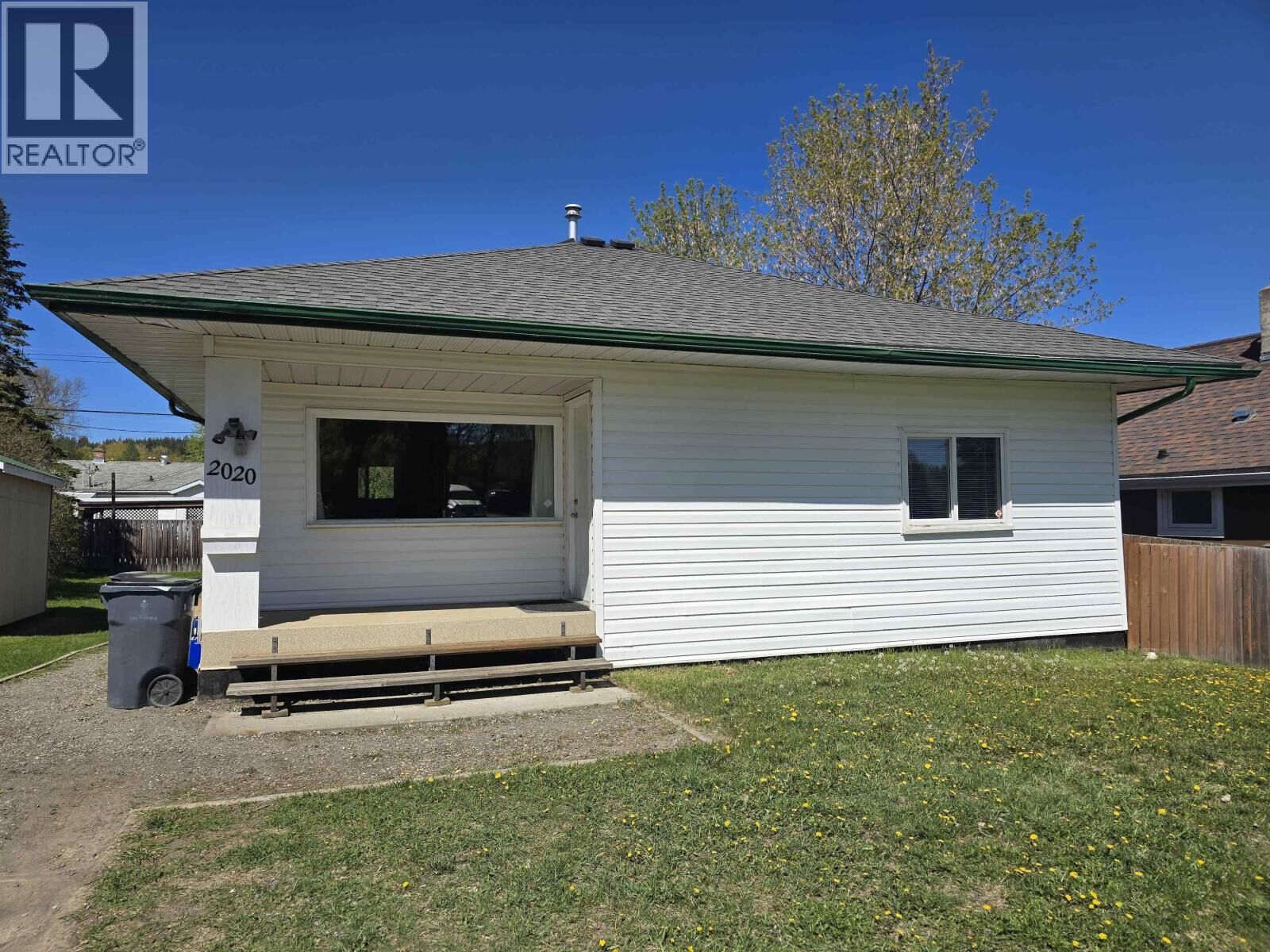 Property Photo:  2020 Ross Crescent  BC V2M 1Y5 