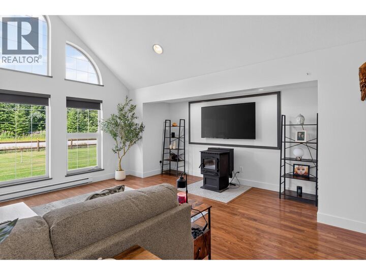 Property Photo: 26 Blueberry Avenue BC V8C 2S7