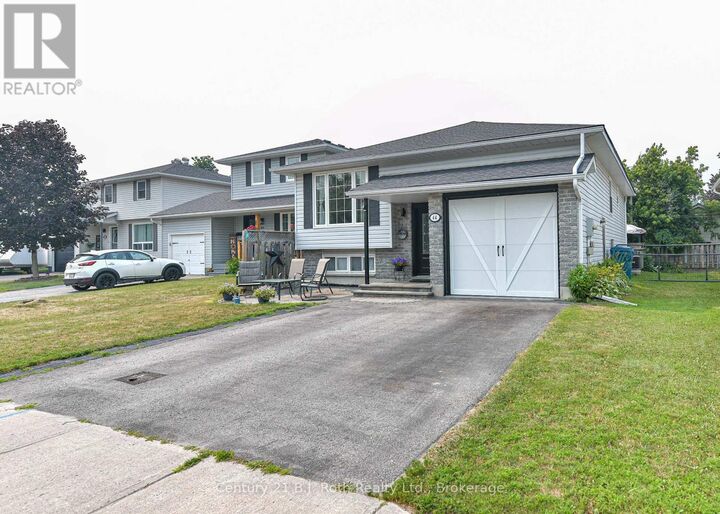 Property Photo: 44 Courtney Crescent West ON L3V 7Y3