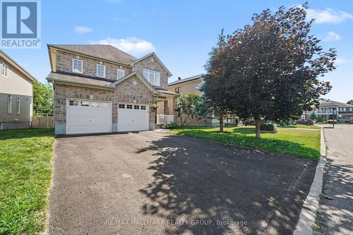 Property Photo:  938 Wildcarrot Crescent  ON K1V 2M6 