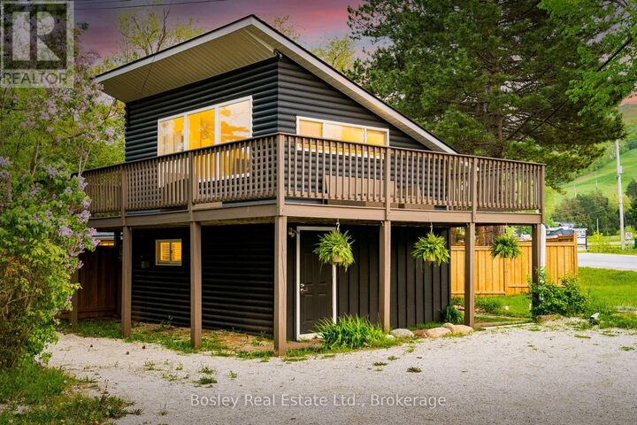 102 Helen Street — photo 1