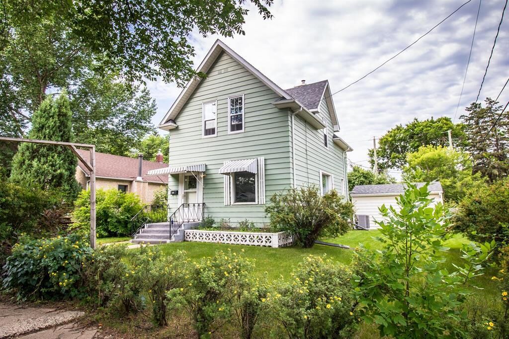 Property Photo: 222 24th Street MB R7B 1X4