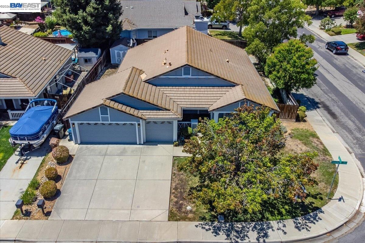Property Photo: 5212 Feather Way CA 94531
