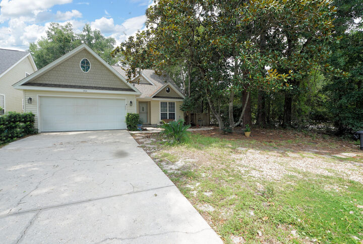 Property Photo:  1700 Glenwood Court  FL 32578 