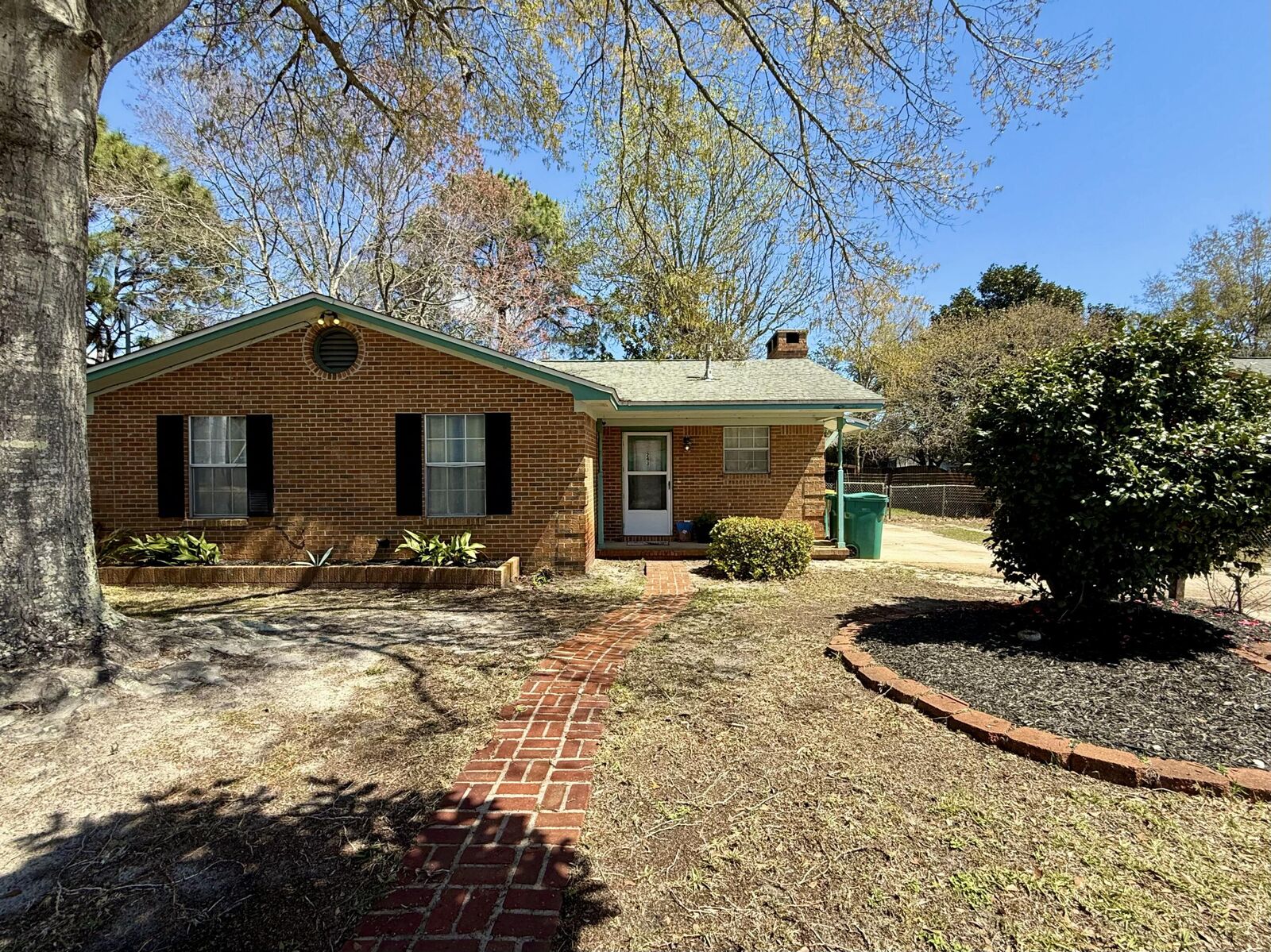 Property Photo: 243 Paschel Avenue FL 32569