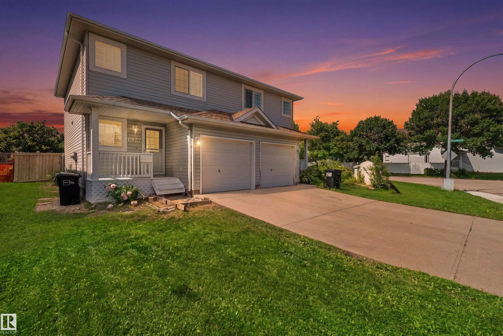 Property Photo: 6837 159A Avenue NW AB T5Z 3N9