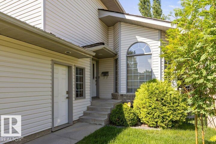 Property Photo: 7 Eagle Point(E) AB T8N 5X4