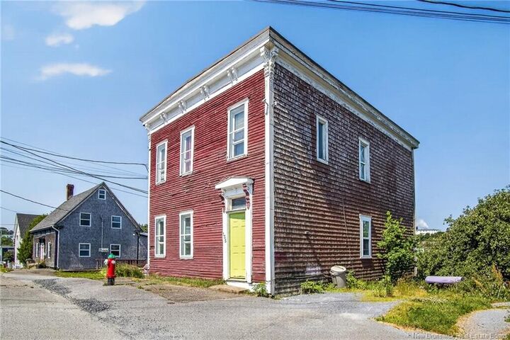 Property Photo:  135 Riverview Drive  NB E2M 1M5 