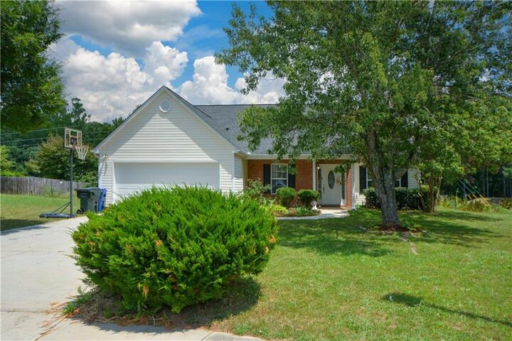 Property Photo: 1320 Webb Farm Lane GA 30052