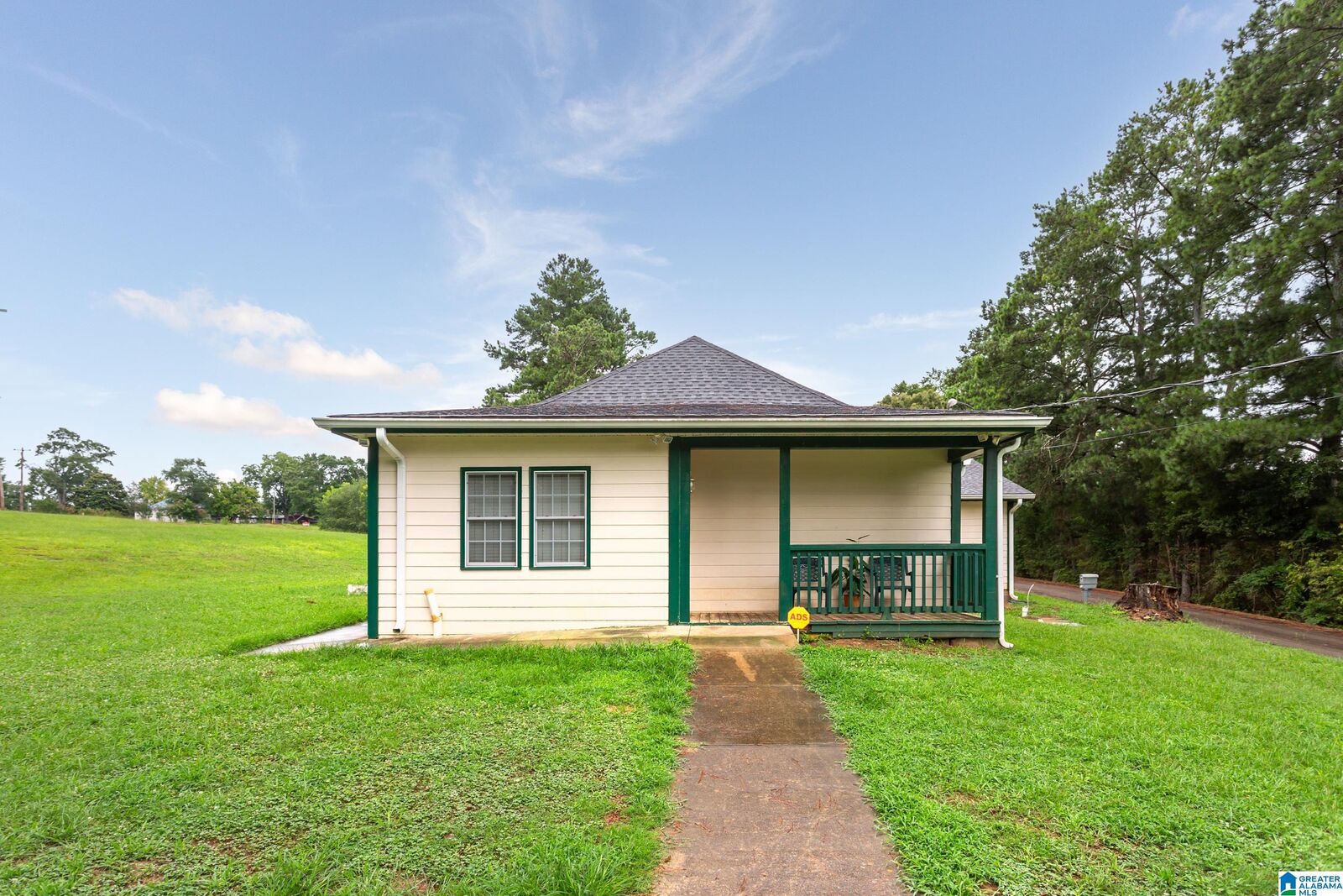 Property Photo: 31 Needham Drive AL 36272