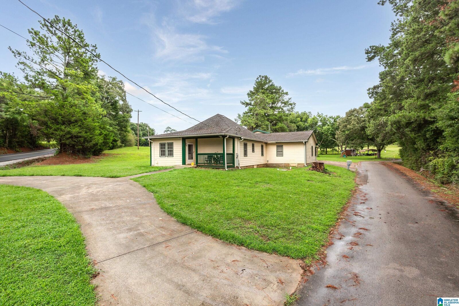 Property Photo:  31 Needham Drive  AL 36272 