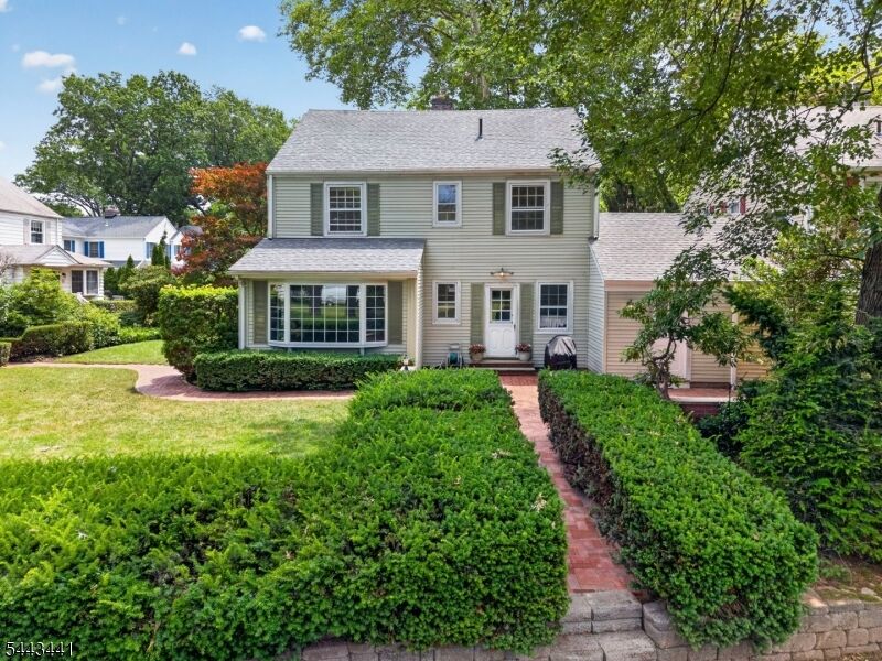 Property Photo:  11 Burlington Pl  NJ 07410 