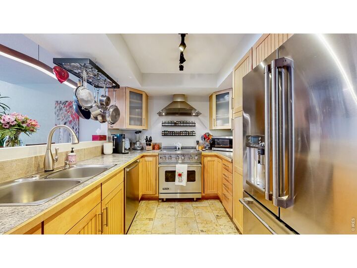 Property Photo: 624 Pearl St 203 CO 80302