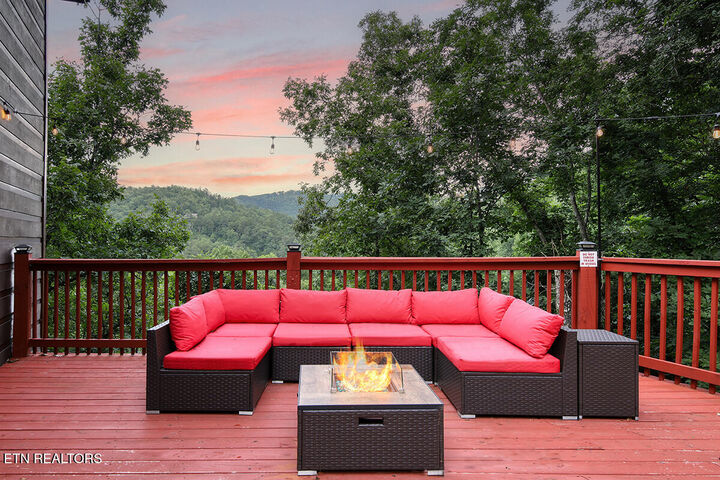 Property Photo: 1742 Pulaski Lane TN 37862