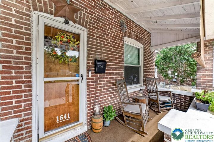 Property Photo:  1641 Canal Street  PA 18067 