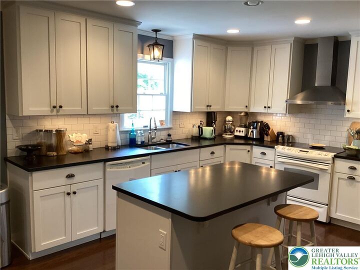 Property Photo:  143 Aluta Mill Road  PA 18064 