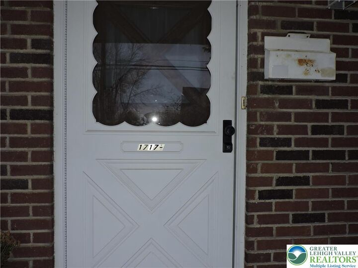 Property Photo: 1717 W Tremont Street PA 18104