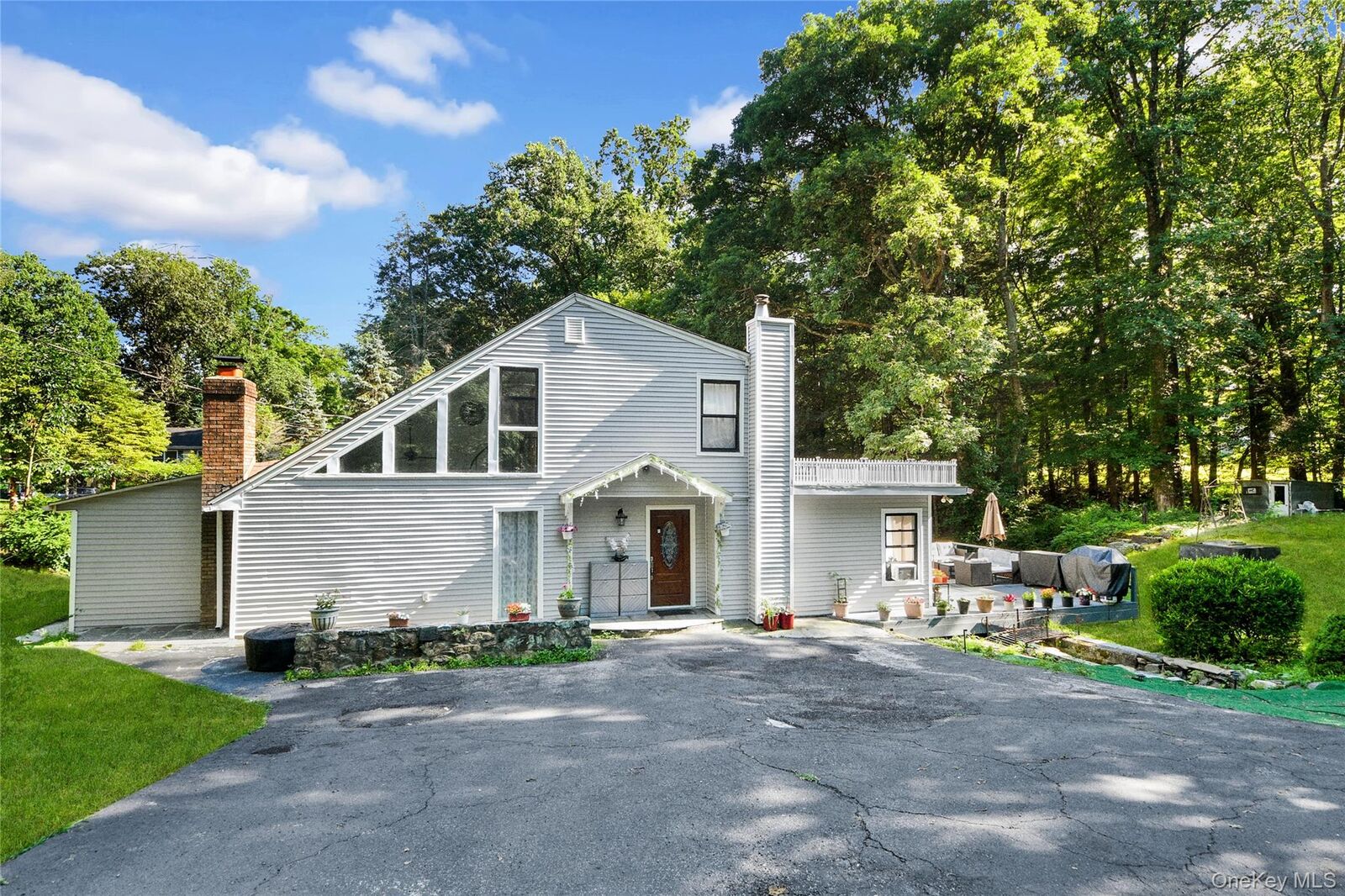 Property Photo: 435 Birdsall Drive NY 10598