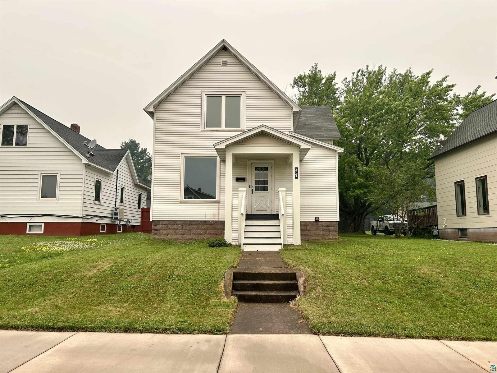 Property Photo:  827 9th Ave  MN 55616 