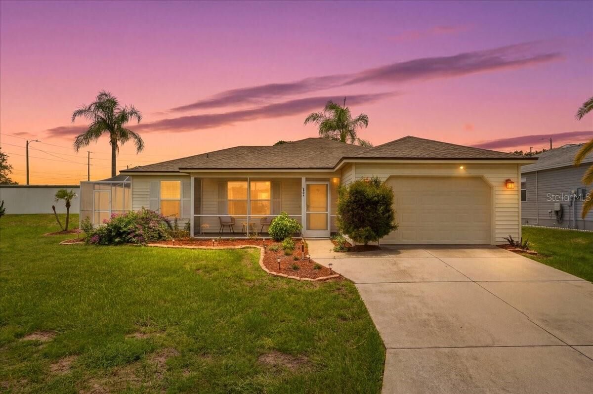 Property Photo: 1001 Canary Circle S FL 33809