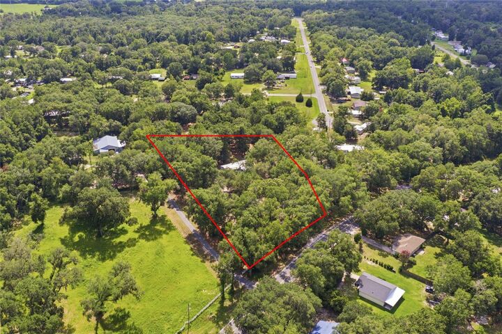 Property Photo: 2876 SE County Road 245 FL 32025