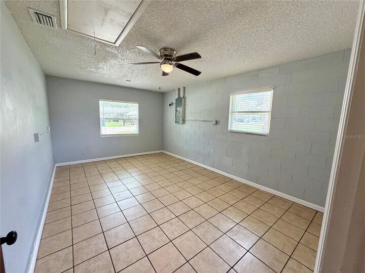 Property Photo:  8 N Hendry Avenue  FL 33841 