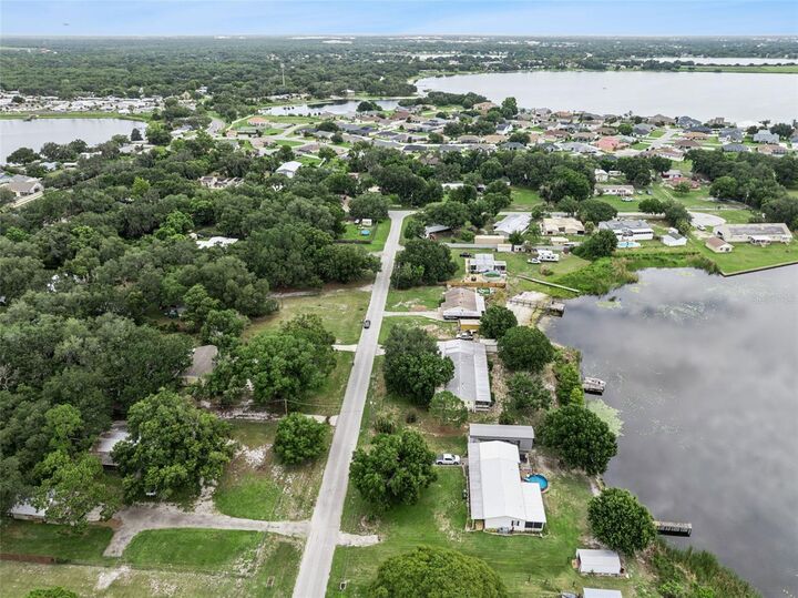 Property Photo:  126 Bermuda Court  FL 33880 