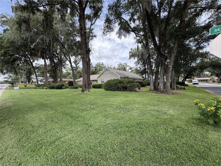 Property Photo: 3925 SE 17th Street FL 34471