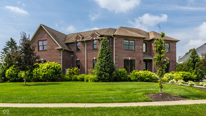 Property Photo:  10748 English Oaks Drive  IN 46032 