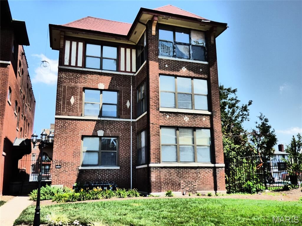 Property Photo:  5653 Waterman Boulevard 3S  MO 63112 