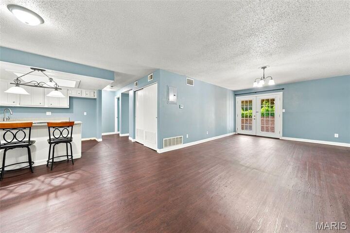 Property Photo: 1465 Heritage Landing 104 MO 63303