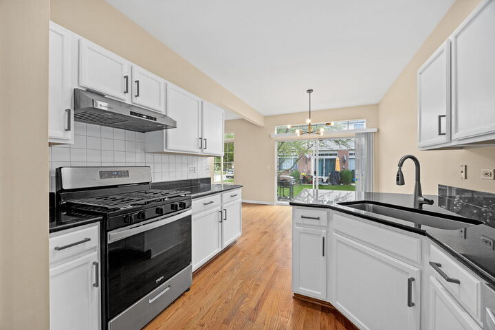Property Photo: 1644 Windward Avenue IL 60563
