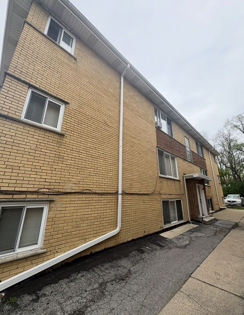 Property Photo:  12448 Fairview Avenue 2W  IL 60406 