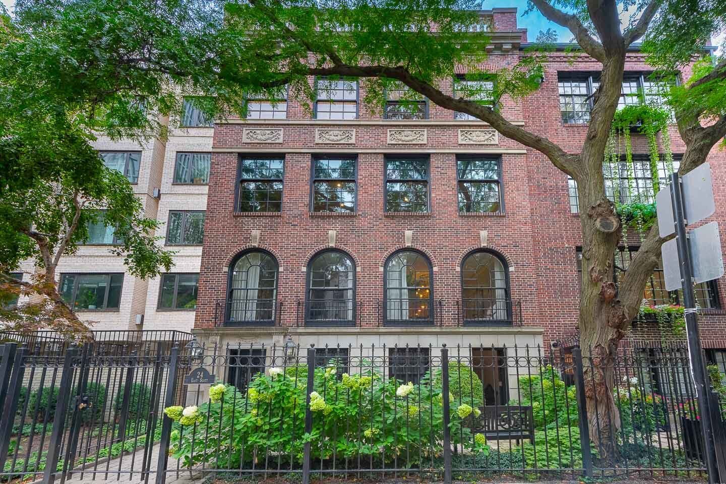Property Photo:  24 E Scott Street 2  IL 60610 