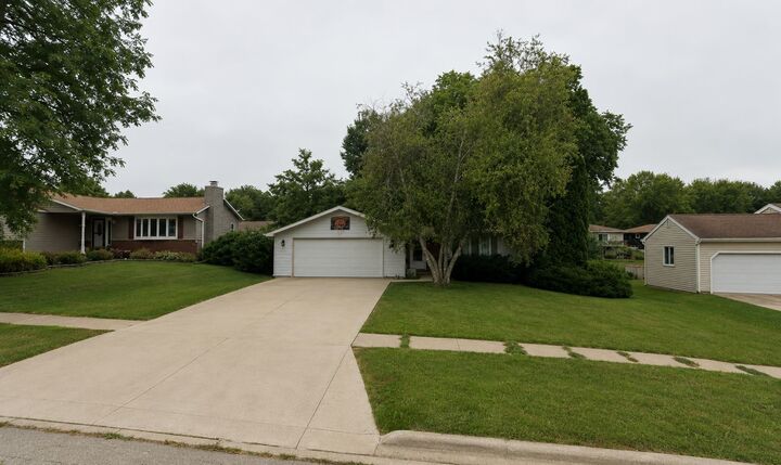 Property Photo: 564 N Greenfield Drive IL 61032