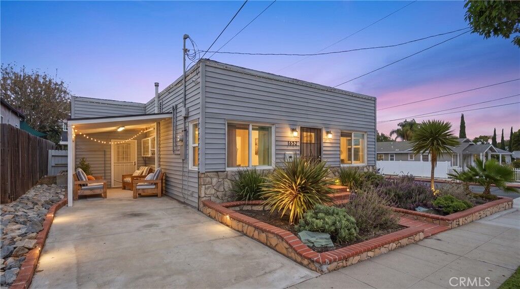 Property Photo: 1652 Loma Avenue CA 90804