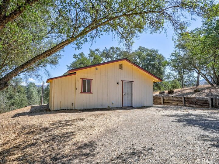 Property Photo:  42025 Road 415  CA 93614 