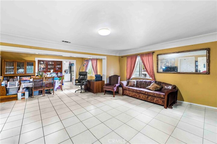 Property Photo: 1012 Vina CA 90813